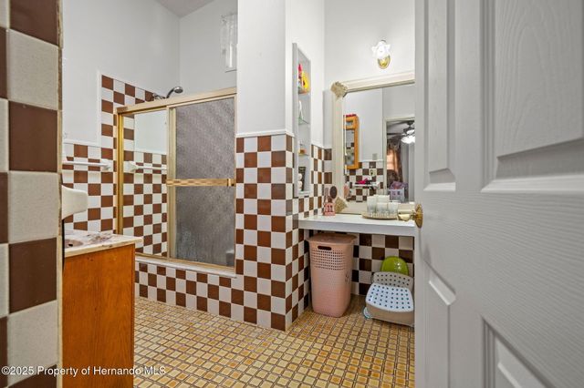 18801 Orange Hill Drive, Hudson, FL 34667