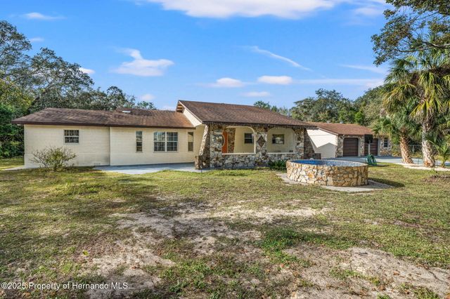 18801 Orange Hill Drive, Hudson, FL 34667