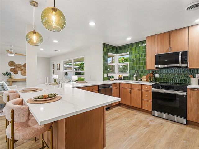 9911 ROYAL PALM DRIVE, Bradenton, FL 34210