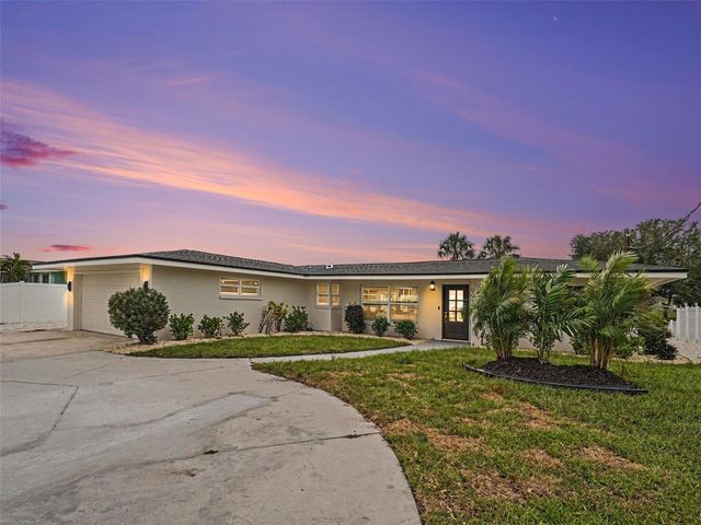 9911 ROYAL PALM DRIVE, Bradenton, FL 34210