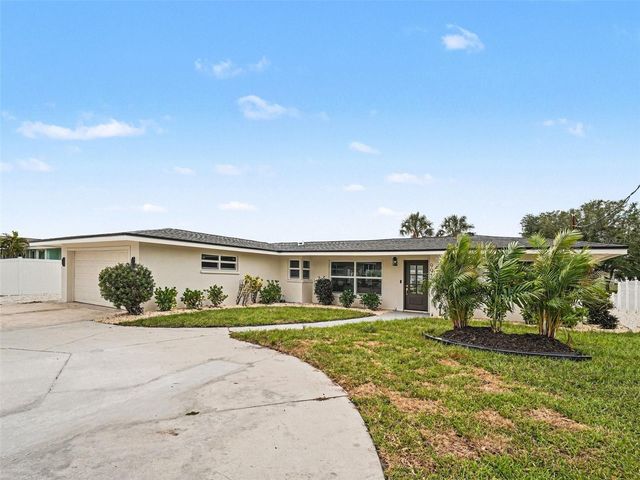 9911 ROYAL PALM DRIVE, Bradenton, FL 34210