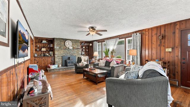 1483 EASTON RD, Warrington, PA 18976