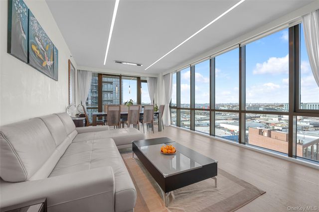 134-37 35th Ave 11A, Flushing, NY 11354