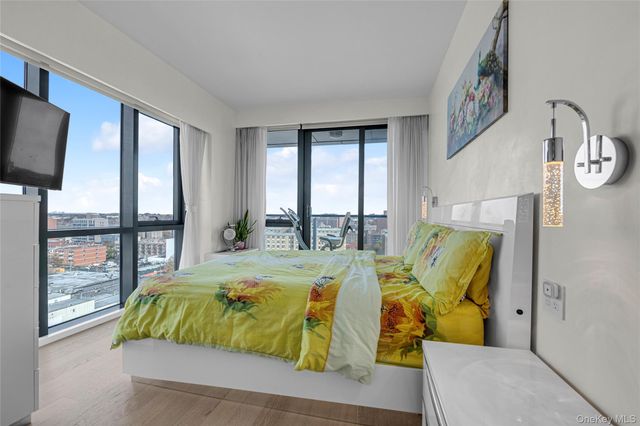 134-37 35th Ave 11A, Flushing, NY 11354