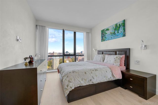 134-37 35th Ave 11A, Flushing, NY 11354