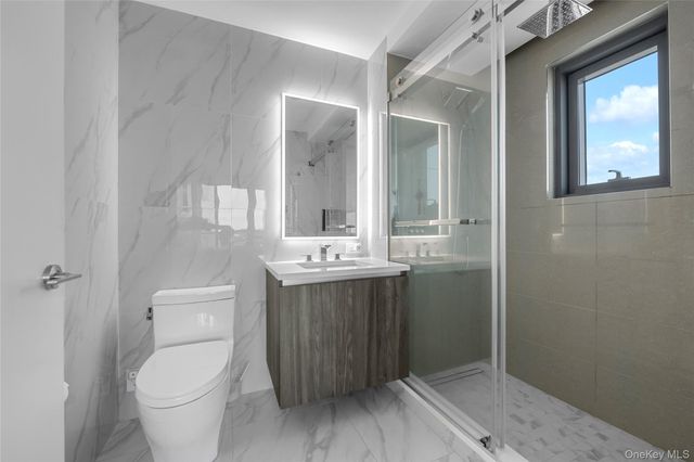 134-37 35th Ave 11A, Flushing, NY 11354