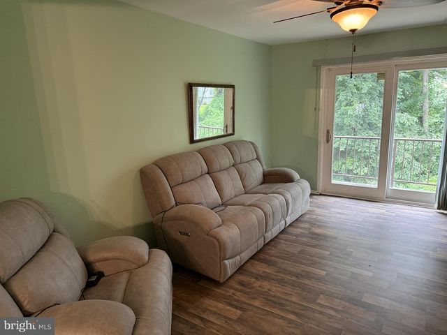 1405 SILVER CT, Hamilton, NJ 08690