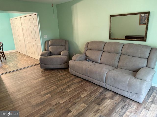 1405 SILVER CT, Hamilton, NJ 08690