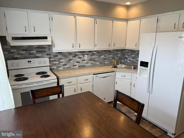 1405 SILVER CT, Hamilton, NJ 08690