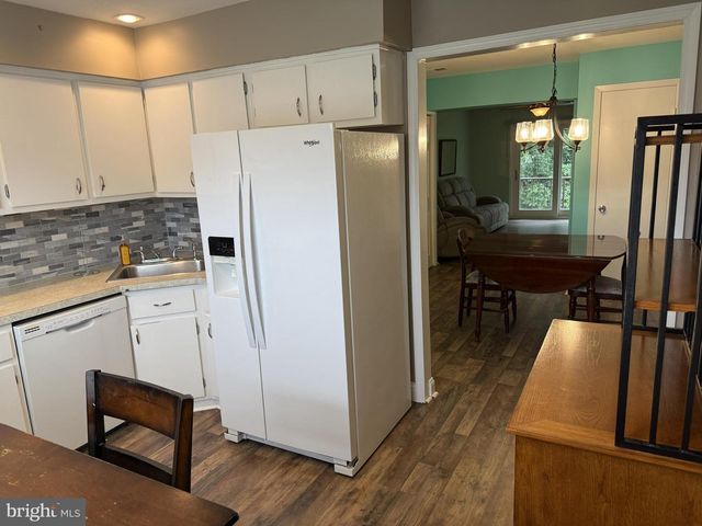 1405 SILVER CT, Hamilton, NJ 08690