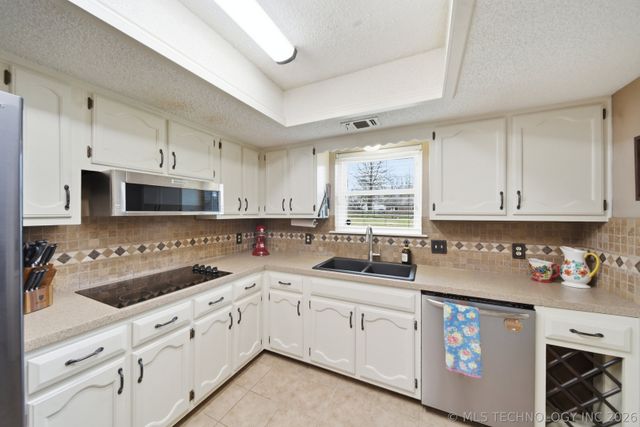 23512 E 95th Street, Broken Arrow, OK 74014