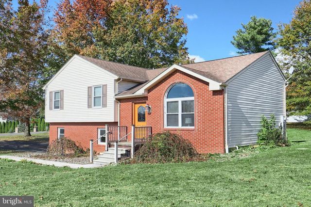 42 PEMBERTON DR, East Berlin, PA 17316