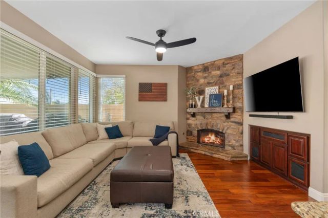 729 La Docena Lane, Corona, CA 92879