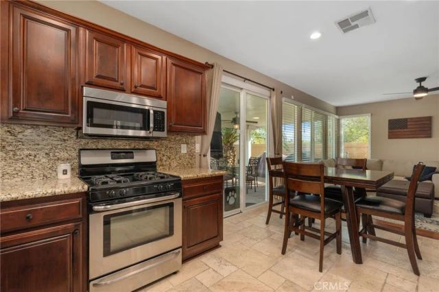 729 La Docena Lane, Corona, CA 92879