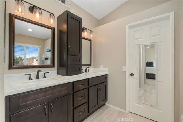 729 La Docena Lane, Corona, CA 92879