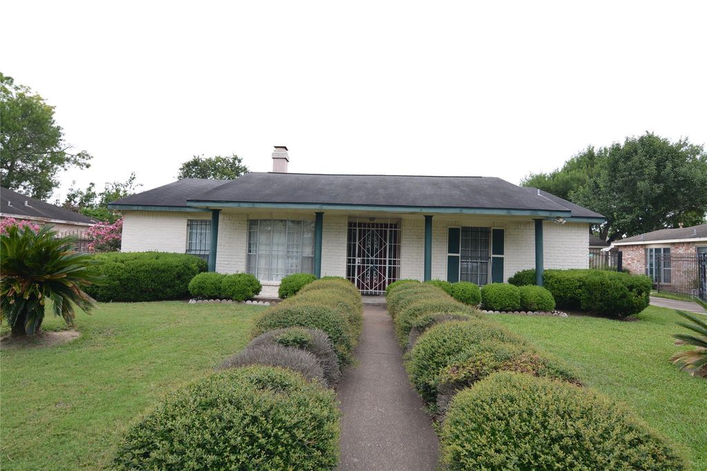 12834 Glenwolde Drive, Houston, TX 77099