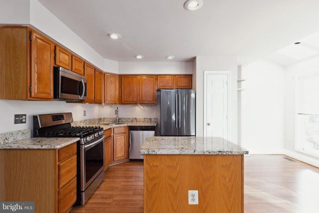 6108 JOUST LN, Alexandria, VA 22315