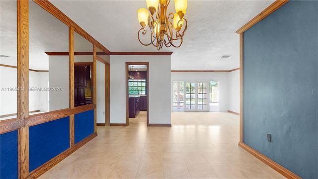 9620 E Calusa Club Dr, Miami, FL 33186