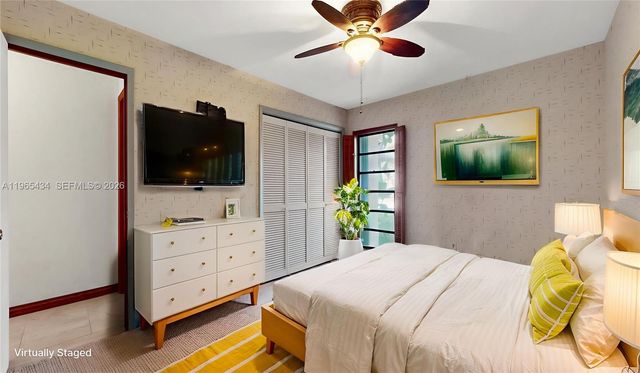 9620 E Calusa Club Dr, Miami, FL 33186