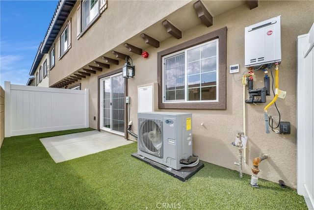 16385 Valencia Avenue 3, Fontana, CA 92335