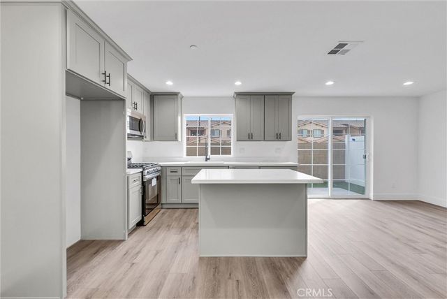 16385 Valencia Avenue 3, Fontana, CA 92335