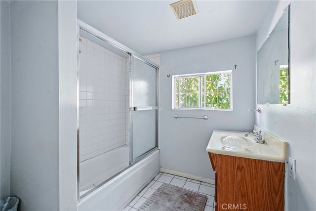 9854 Canby Avenue, Northridge, CA 91325