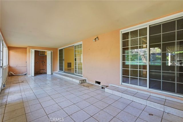 9854 Canby Avenue, Northridge, CA 91325