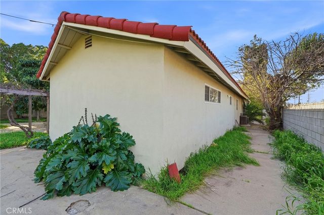 9854 Canby Avenue, Northridge, CA 91325