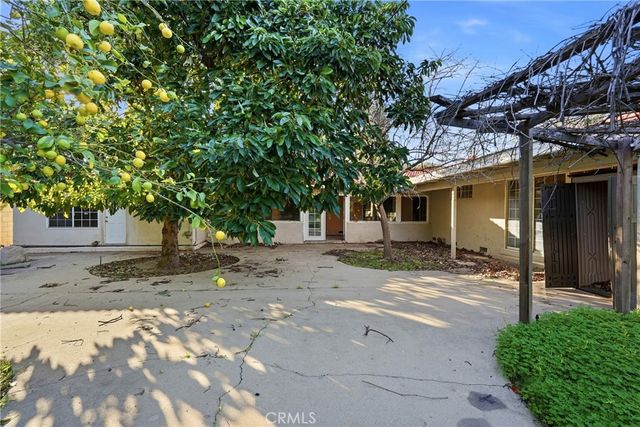 9854 Canby Avenue, Northridge, CA 91325