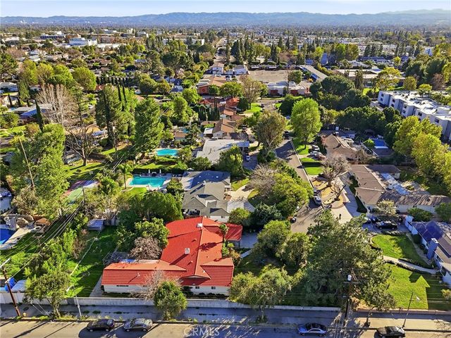 9854 Canby Avenue, Northridge, CA 91325