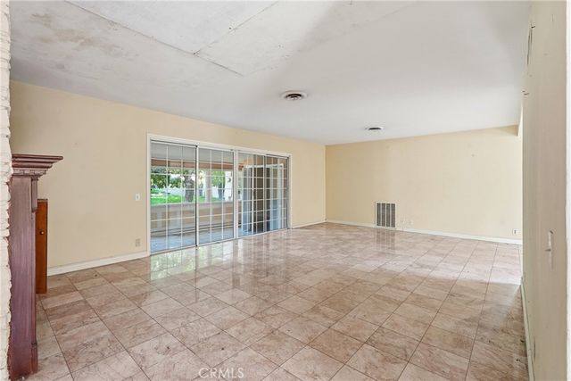 9854 Canby Avenue, Northridge, CA 91325