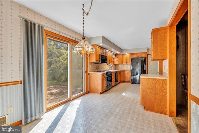 1530 HILLSIDE DR, Cherry Hill, NJ 08003