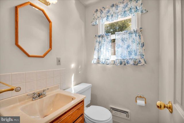 1530 HILLSIDE DR, Cherry Hill, NJ 08003