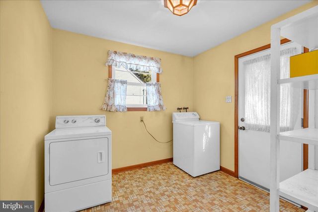 1530 HILLSIDE DR, Cherry Hill, NJ 08003