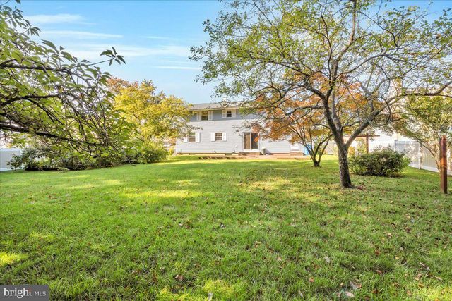 1530 HILLSIDE DR, Cherry Hill, NJ 08003