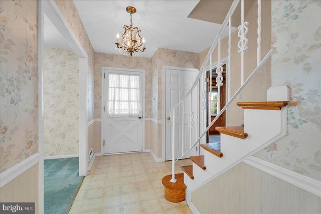 1530 HILLSIDE DR, Cherry Hill, NJ 08003
