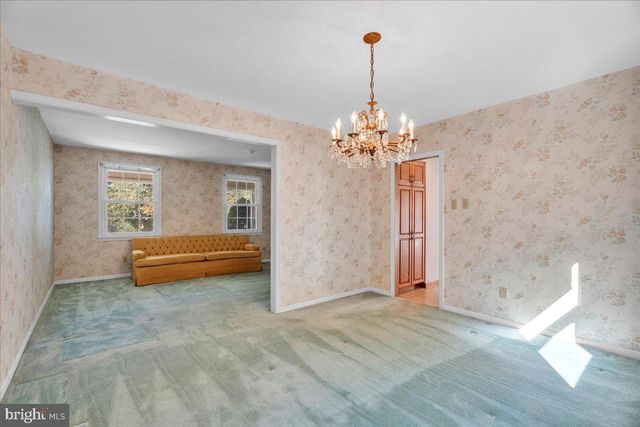 1530 HILLSIDE DR, Cherry Hill, NJ 08003