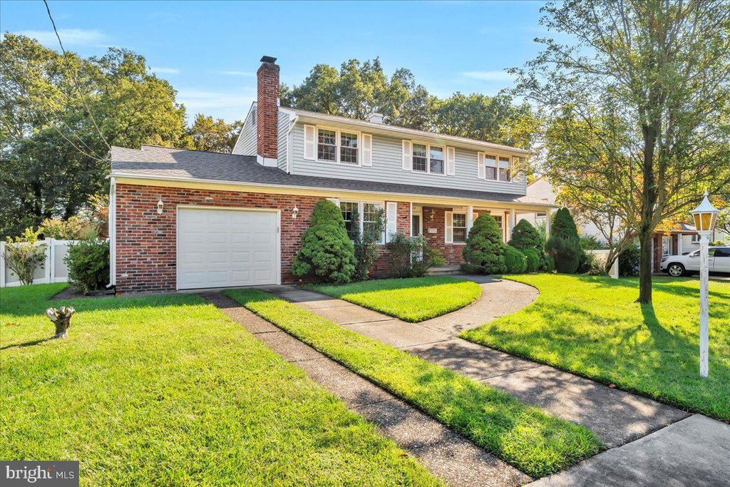 1530 HILLSIDE DR, Cherry Hill, NJ 08003