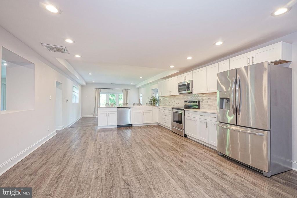 8 LAKESIDE DR, MEDFORD, NJ 08055 — photo 3