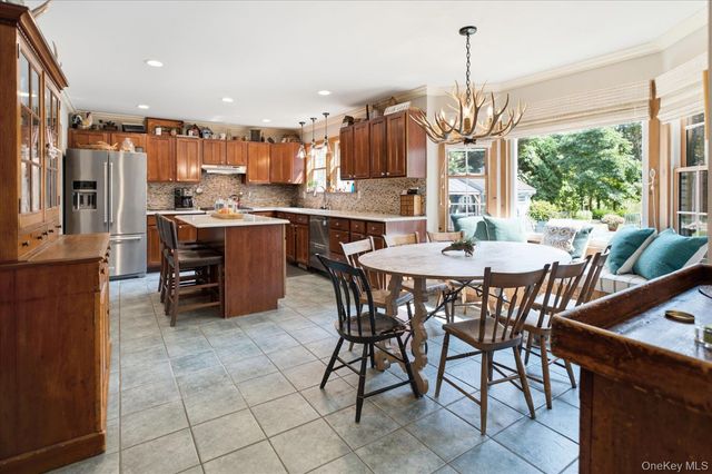 147B Old Country Road, Remsenburg, NY 11960