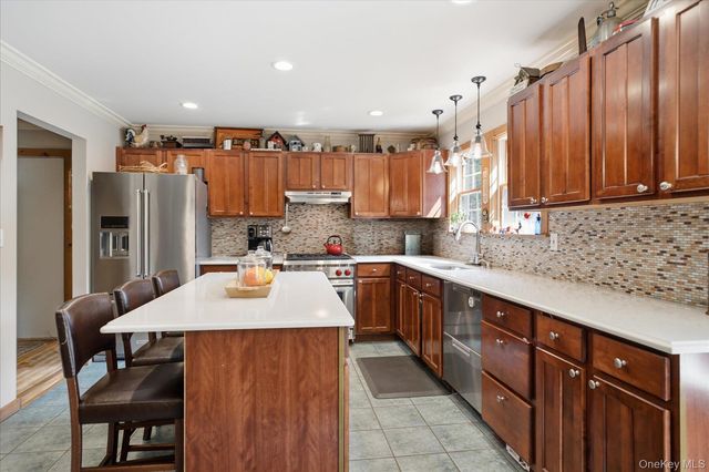 147B Old Country Road, Remsenburg, NY 11960