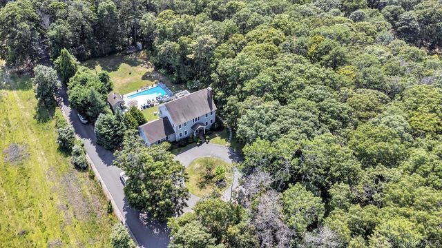 147B Old Country Road, Remsenburg, NY 11960