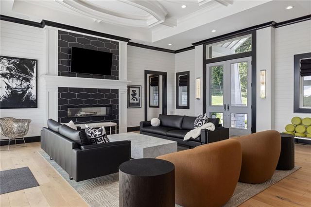 16509 Macallister Court, Loch Lloyd, MO 64012