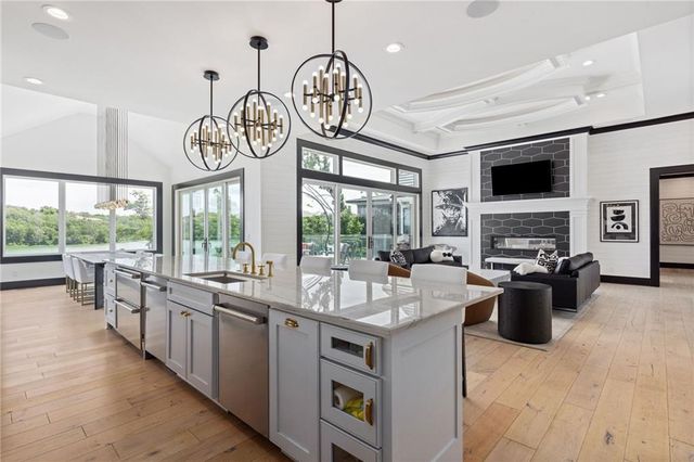 16509 Macallister Court, Loch Lloyd, MO 64012