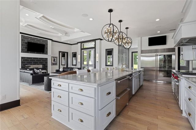 16509 Macallister Court, Loch Lloyd, MO 64012