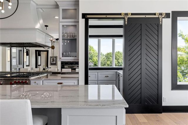 16509 Macallister Court, Loch Lloyd, MO 64012