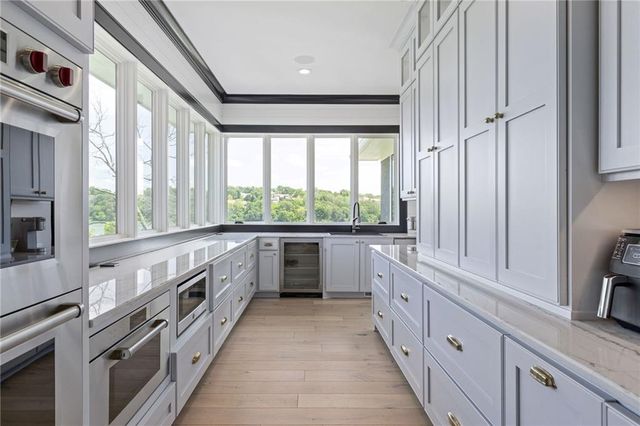 16509 Macallister Court, Loch Lloyd, MO 64012