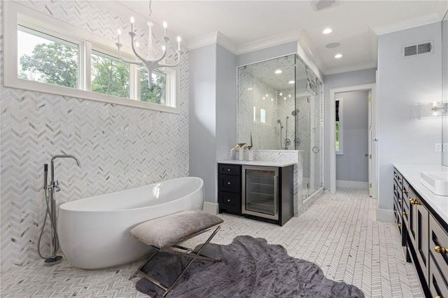 16509 Macallister Court, Loch Lloyd, MO 64012