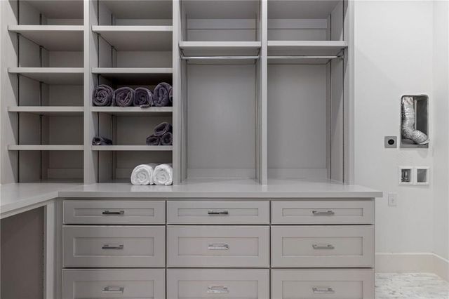 16509 Macallister Court, Loch Lloyd, MO 64012