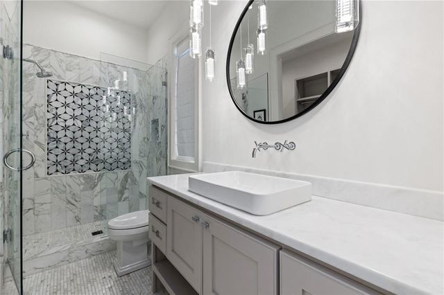 16509 Macallister Court, Loch Lloyd, MO 64012